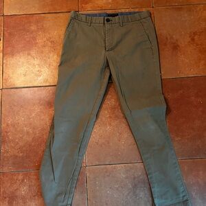 Banana Republic Men's Khaki Chino Pants